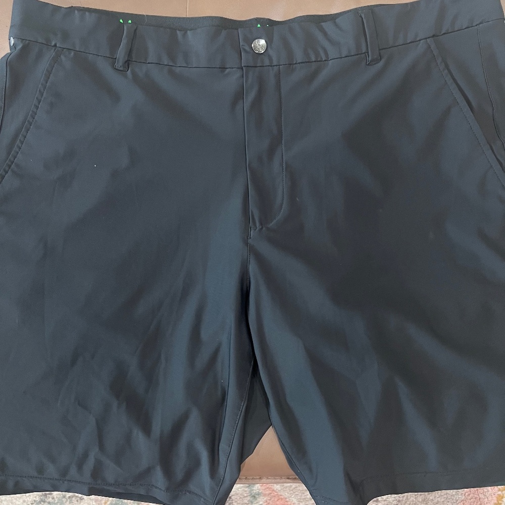 Jet black psycho bunny shorts - 40